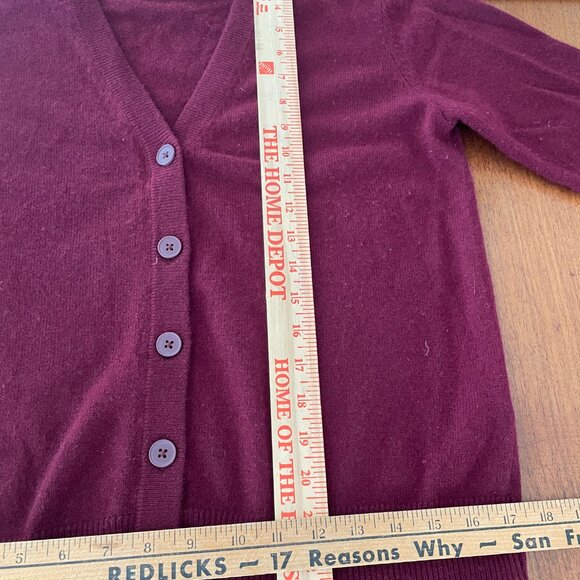 Holiday Red 100% cashmere cardigan sweater - Picture 7 of 9